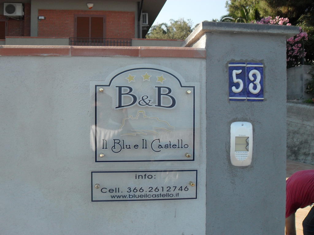 אצ'י קסטלו B&B Blu E Il Castello מראה חיצוני תמונה